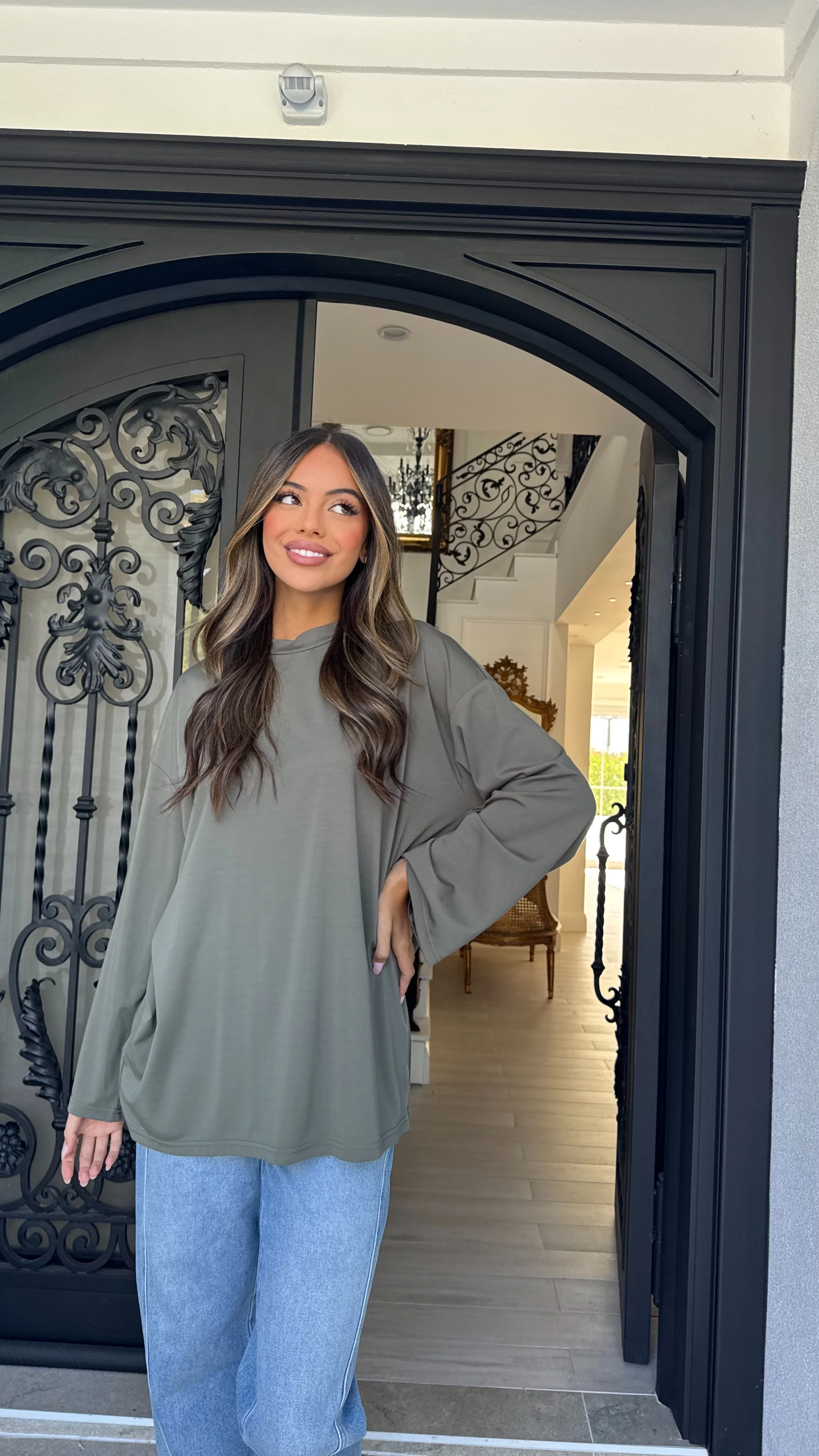 Essential long sleeve tee - Image 18
