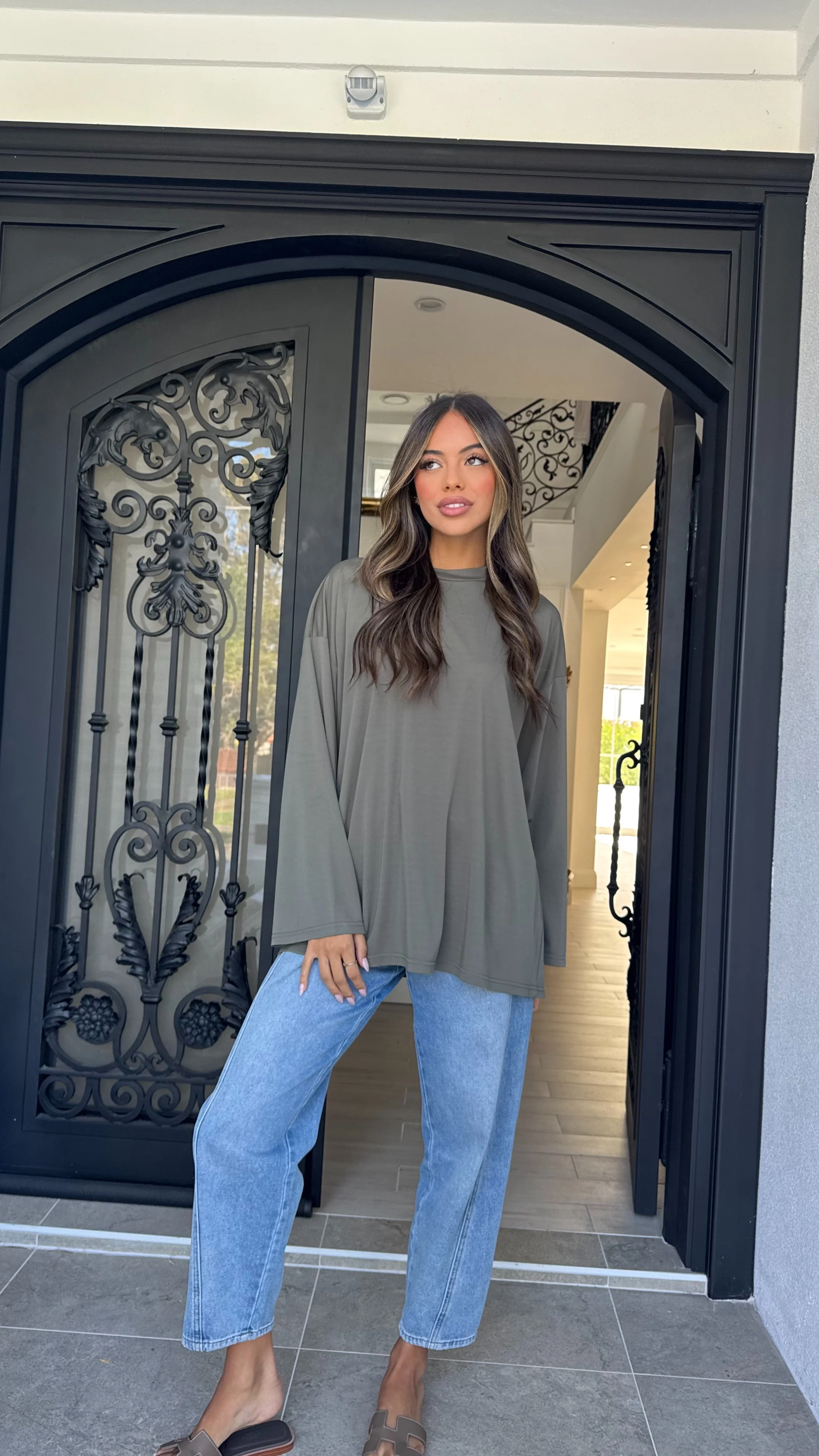 Essential long sleeve tee - Image 19