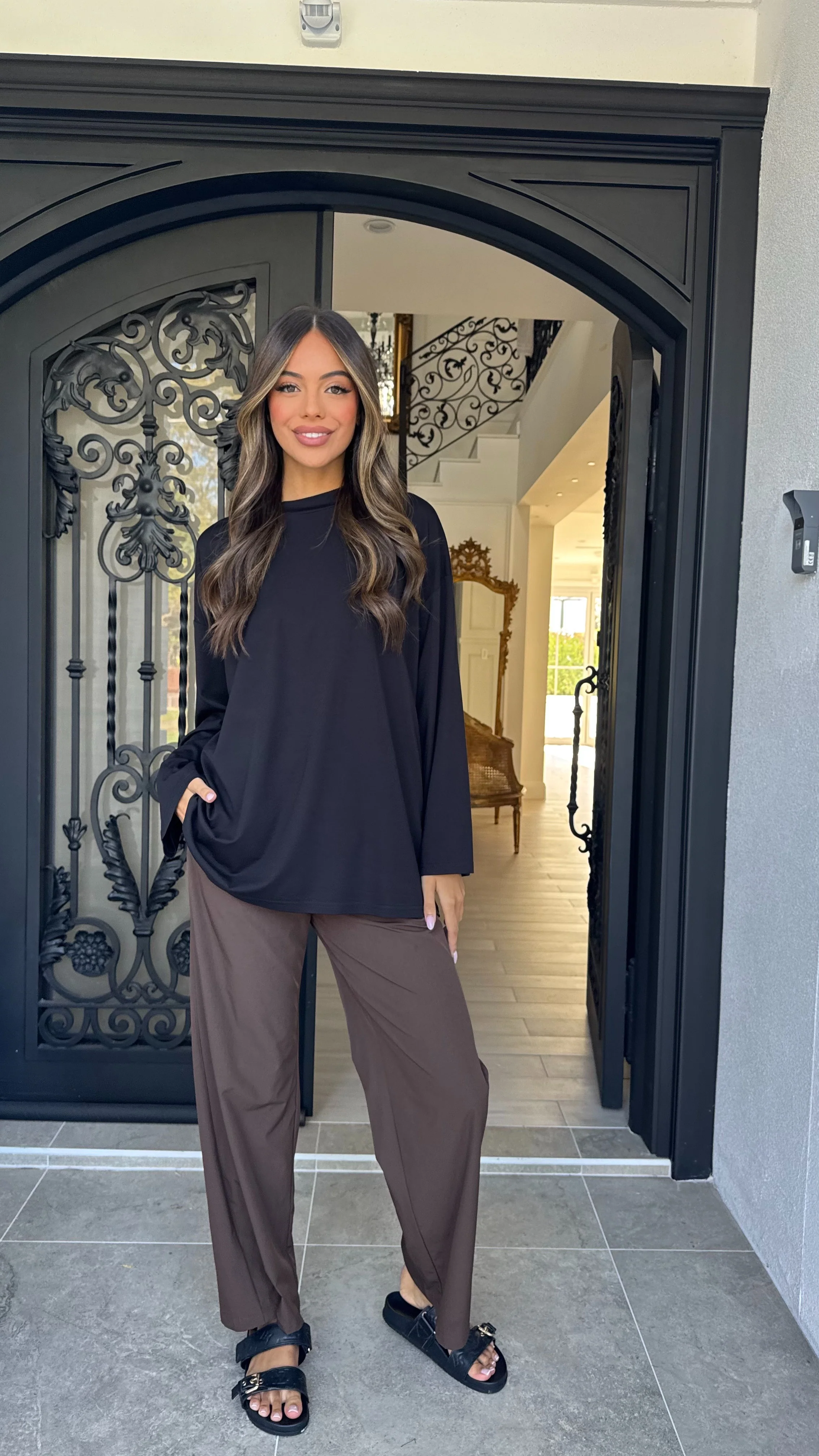 Essential long sleeve tee - Image 9